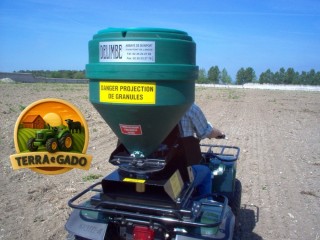 distribuidor-t28-120l-rye-grass-sementes-pellets-e-pastagem-ate-28m