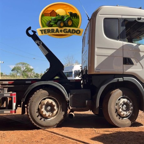 scania-124r420-8x4-roll-on-roll-off-com-equipamento-busa-sb25-big-0