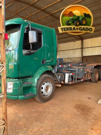 volvo-vm-260-roll-on-roll-off-grimaldi-caminhao-com-10-pneus-novos-e-pronto-para-trabalho-big-2