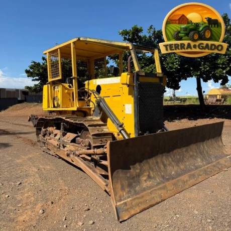 trator-de-esteira-new-holland-7d-excelente-mecanica-e-pronto-para-trabalho-pesado-no-campo-big-0