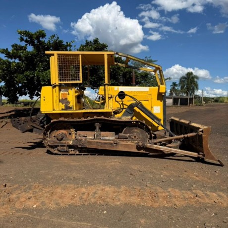 trator-de-esteira-new-holland-7d-excelente-mecanica-e-pronto-para-trabalho-pesado-no-campo-big-4