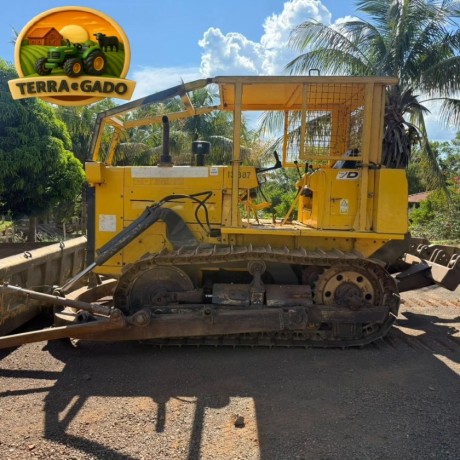 trator-de-esteira-new-holland-7d-excelente-mecanica-e-pronto-para-trabalho-pesado-no-campo-big-2