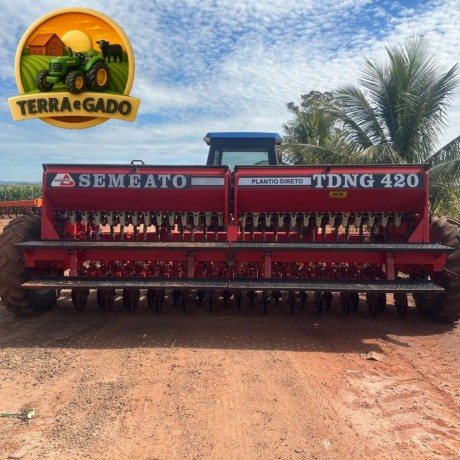 semeadeira-semeato-tdng-420-26-linhas-muito-conservada-big-0