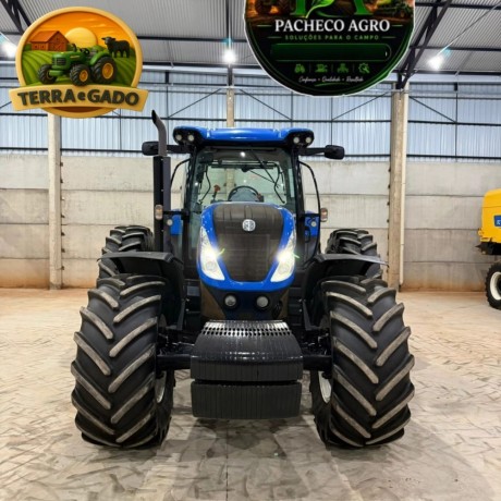 new-holland-t7-260-2022-234cv-piloto-automatico-unico-dono-big-1