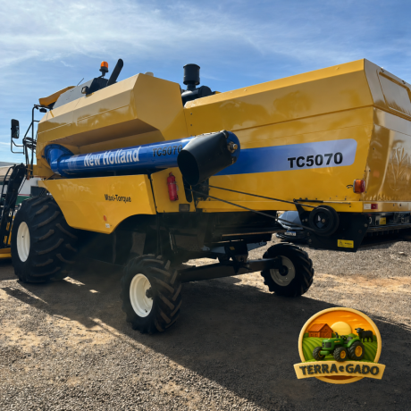 new-holland-tc-5070-2013-plataforma-20-pes-peneira-nivelante-toda-original-big-2