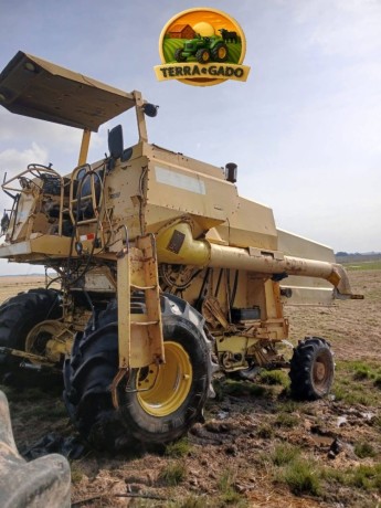 colheitadeira-new-holland-8055-4x4-duas-plataformas-oportunidade-a-vista-big-1
