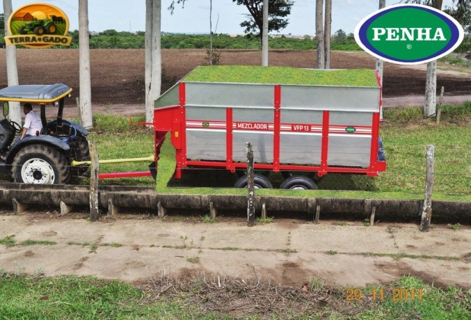vagao-forrageiro-penha-vfp-9-ou-vfp-13-tandem-novo-preparador-e-repartidor-de-ensilagem-big-1