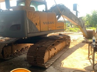 escavadeira-volvo-ec160-ano-2005-motor-mercedes-benz-352-r-123000-a-vista-rs