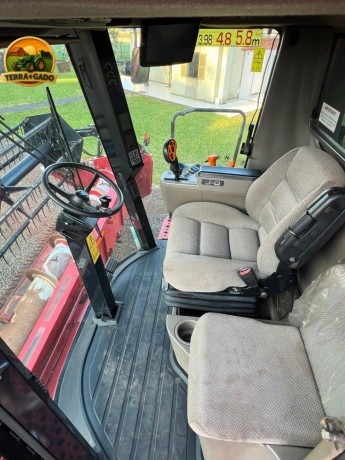 colheitadeira-case-ih-4130-ano-2017-com-plataforma-25-pes-peneira-autonivelante-e-monitor-afs-big-4