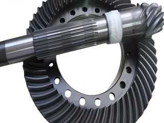 conjunto-coroa-e-pinhao-para-trator-agrale-bx-4130-e-bx-4150-relacao-7x41-lubrificacao-forcada