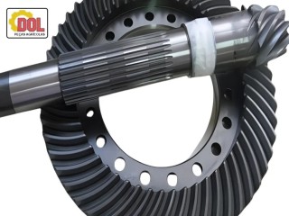 conjunto-coroa-e-pinhao-para-trator-agrale-bx-4130-e-bx-4150-relacao-7x41-lubrificacao-forcada