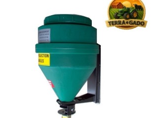 distribuidor-delimbe-t5-70l-3-a-12m-sementes-e-slug-pellets-compacto-e-versatil