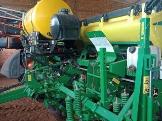 trator-john-deere-6130j-com-plantadeira-john-deere-1109-conjunto-completo