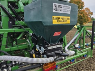 semeadora-delimbe-t15-para-pulverizador-ate-48m-sementes-e-granulados-alta-precisao