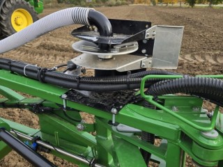 t15-sprayer-distribuidor-de-sementes-e-granulados-alta-tecnologia-no-campo